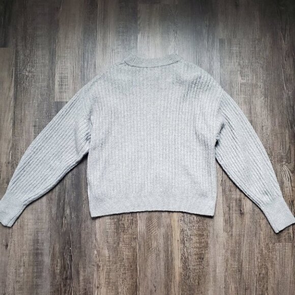 Sweater - Picture 2 of 5